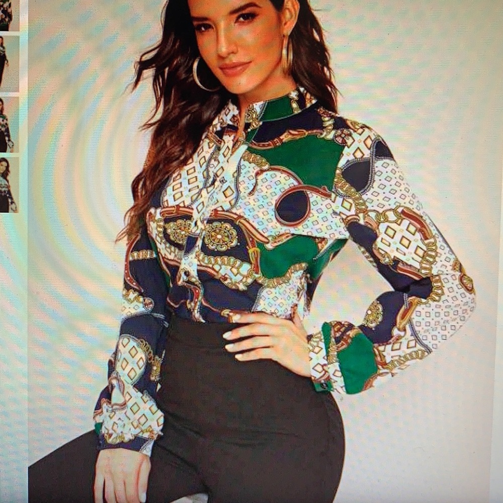 Geo chain print button blouse